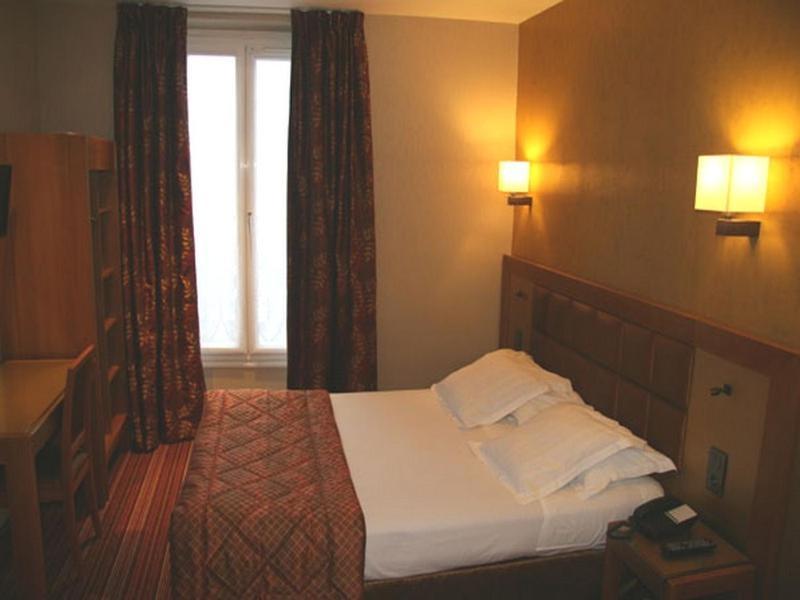 Hotel Bellevue Saint-Lazare París Habitación foto